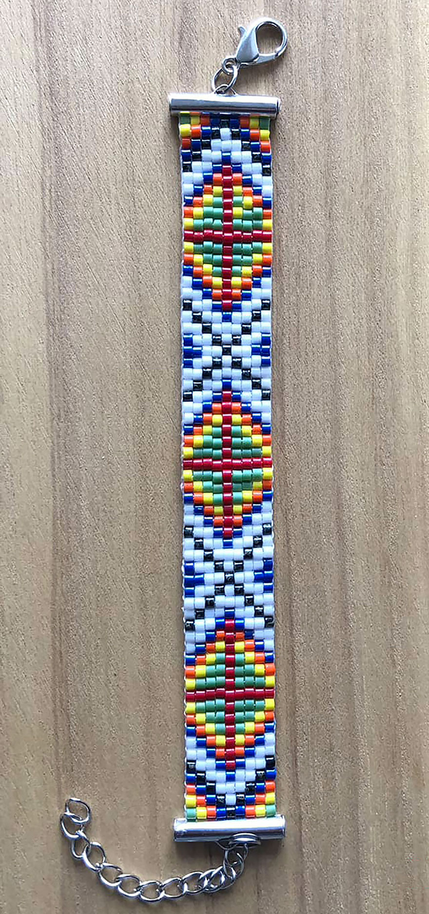 Bracelet en perles Miyuki Croix rouge, vert, jaune (bracelet 3)