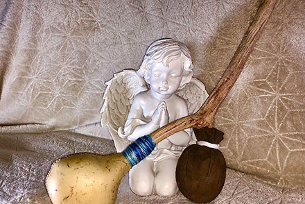 Hochet mailloche (chêne et peau de cerf) (hochet 13)