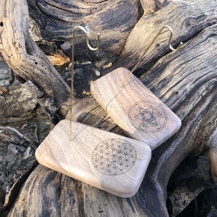 Porte-pendule Métatron ou Fleur de vie en noyer (porte-pendule 5)