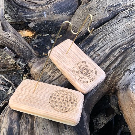 Porte-pendule Métatron ou Fleur de vie en mélèze (porte-pendule 7)