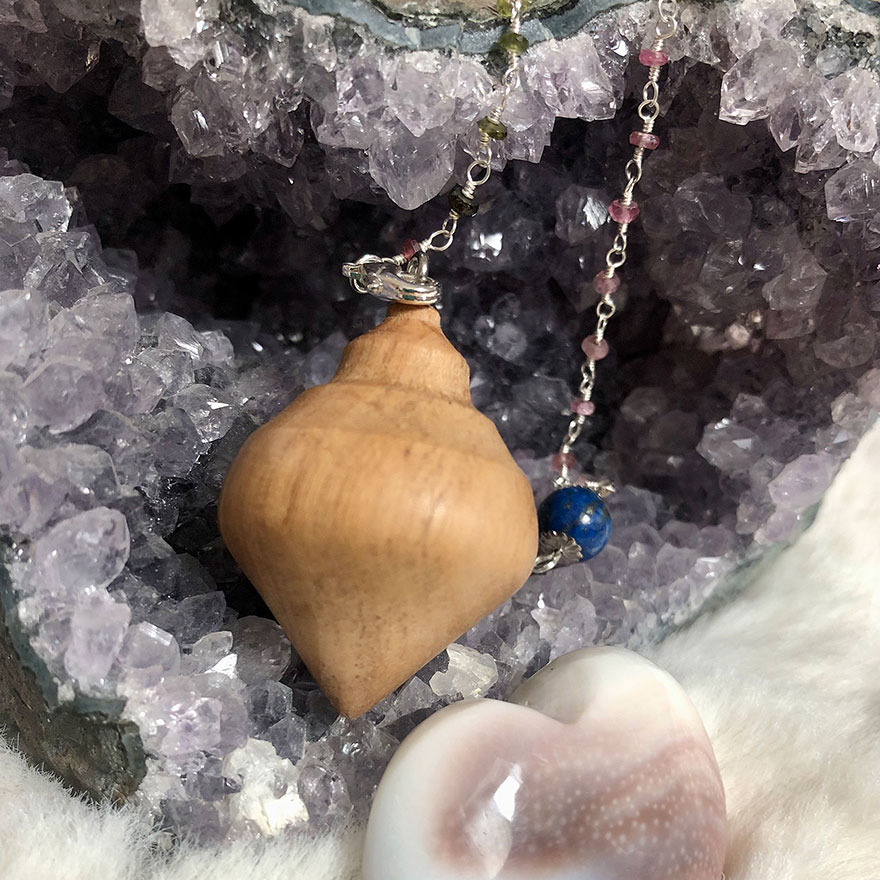 Pendule en olivier et lapis lazuli (pendule 2)