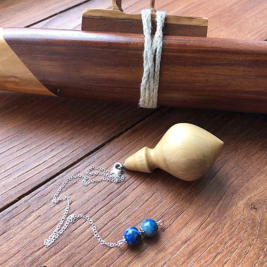 Pendule en buis et lapis-lazuli (pendule 10)