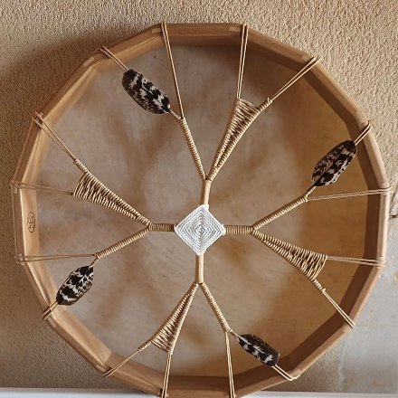 Tambour tissé beige et plumes (tambour 11)